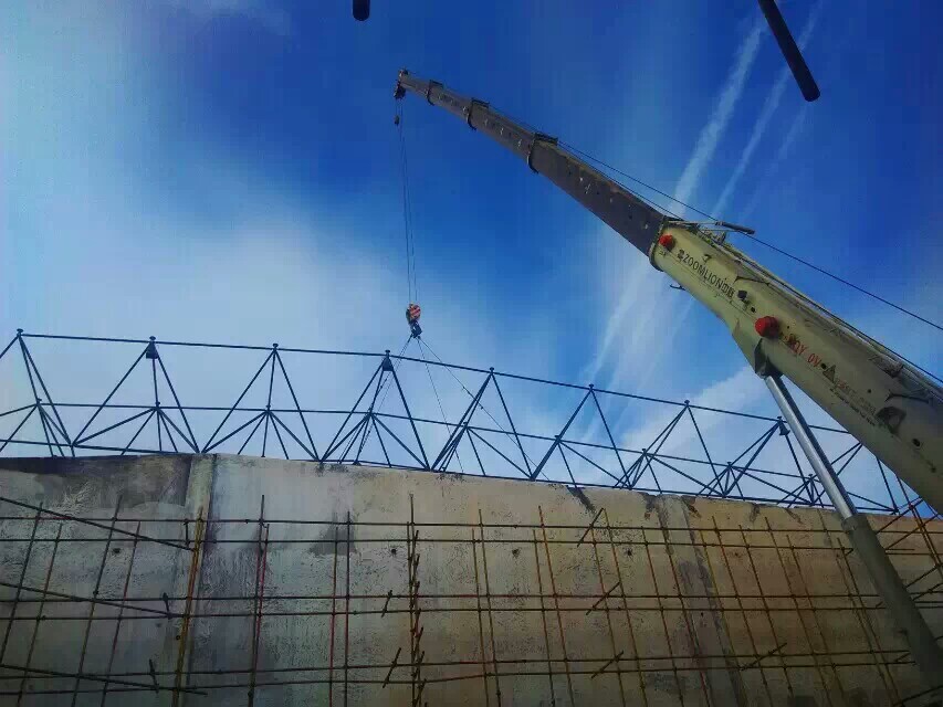 米泉食堂网架结构工程